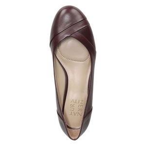 NWOT Naturalizer Gilly Burgundy Flat Size 7.5